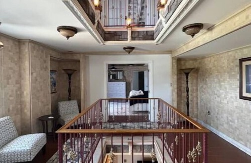 Luray Casa | Two master suites in historic downtown