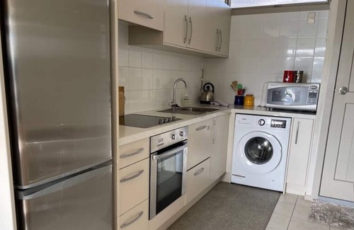 Two Mile Bay Apartamento | Two Mile Bay Apartment by the lake