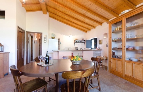 Viagrande Casa | Dos casas vecinas, totalmente independientes, ideales para familias o grupos.