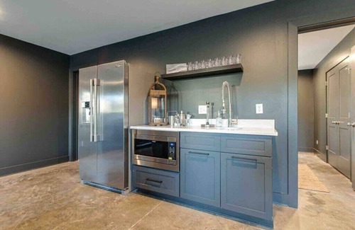 Berry Hill Casa | Two New Luxury Homes! Hot Tub + Game Room!