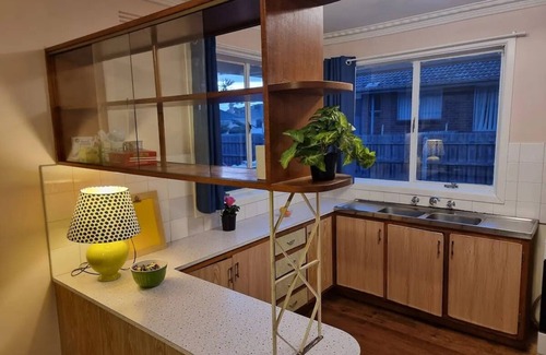 Tullamarine Casa | Two Pines, house near airport and shopping!