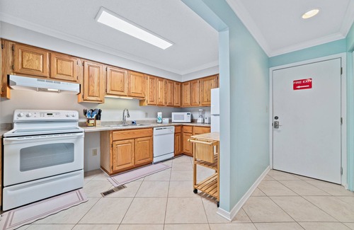 Gulf Shores Condominio | TWO POOLS, FISHING PIER, PRIVATE BEACH ACCESS, COZY ACCOMMODATIONS