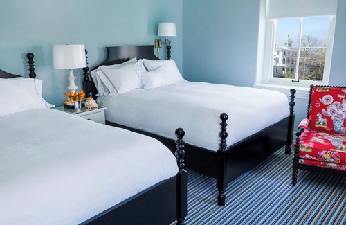 Cape May Hotel | Timeless Cape May Charm l Complimentary Valet Parking, Pool and Beach Access