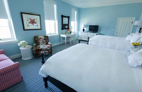 Cape May Hotel | Relax in Newly Renovated Room with Access to Pool, Spa, Bikes and Surreys