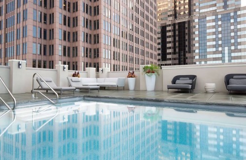 Logan Square Casa | Two Relaxing Suite w/Kitchen | Perfect for Family Stays – Pet Friendly