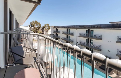 Inglewood Casa | Two Relaxing Units Ready for Family Stay | Near SoFi Stadium