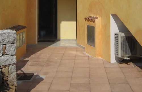 Murta Maria Apartamento | Dos habitaciones que dan a la piscina en un entorno elegante, a sólo 2 km del mar