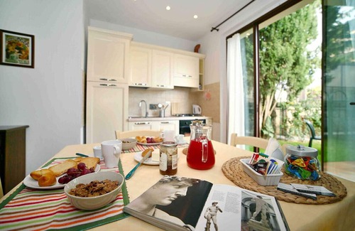San Donato in Poggio Condominio | APARTAMENTO DE DOS HABITACIONES CON PISCINA Y JARDÍN PRIVADO: La Compagnia del Chianti