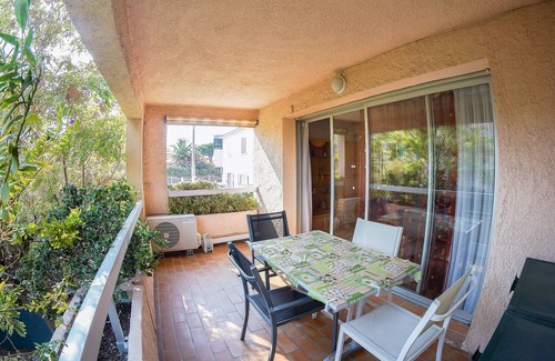 Bandol Apartamento | Dos habitaciones de pie Bandol, centro, todo a pie, calma absoluta
