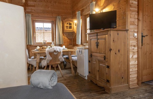 Niederau Casa | Two rustic chalets for small travel groups
