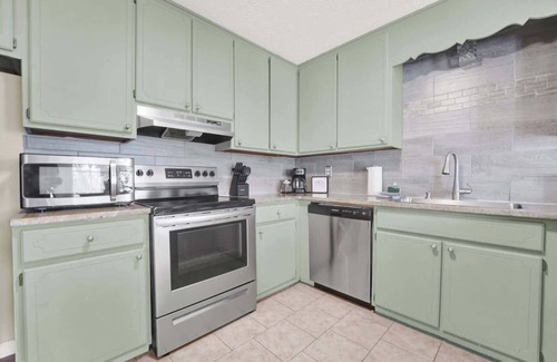 Lynn Haven Casa | Two Spaces in One Main House and Guest House 25 Min to PCB