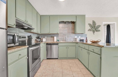 Lynn Haven Casa | Two Spaces in One Main House and Guest House 25 Min to PCB