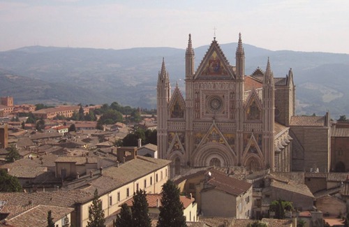 Corbara Casa | A DOS PASOS DE ... CIVITA DI BAGNOREGIO, ORVIETO, LAGO DE CORBARA Y BOLSENA