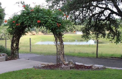 Boerne Casa | Two story house minutes to downtown Boerne
