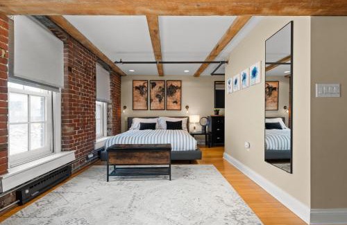 Wholesale District Apartamento | Two Story Penthouse - Walk to the Convention Ctr
