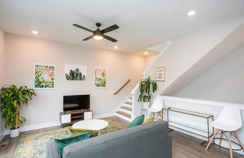 Nashville Casa | Two Townhome Combo w Parking 12 min to DT