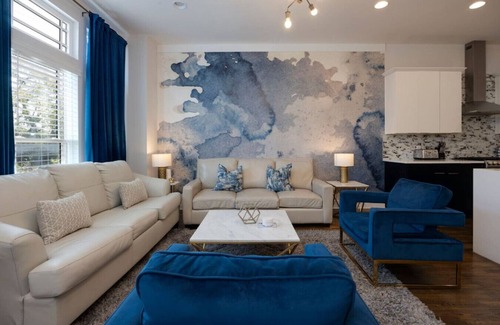 Hadley - Washington Apartamento | Two Townhomes - Hot Tubs and Rooftop Balconies