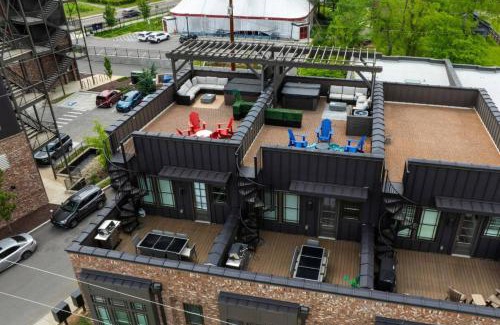 Hadley - Washington Casa | Two Townhomes - Hot Tubs and Rooftop Balconies