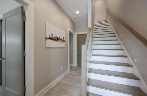 Hadley - Washington Casa | Two Townhomes - Hot Tubs and Rooftop Balconies