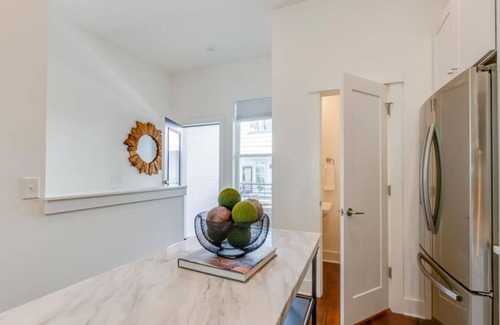 Hillsboro West End Apartamento | Two Townhomes – Rooftop Patios – Hillsboro Village