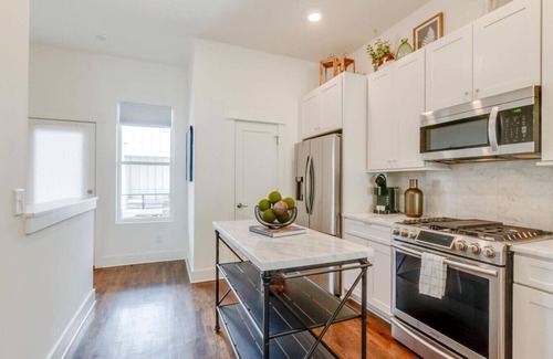 Hillsboro West End Apartamento | Two Townhomes – Rooftop Patios – Hillsboro Village