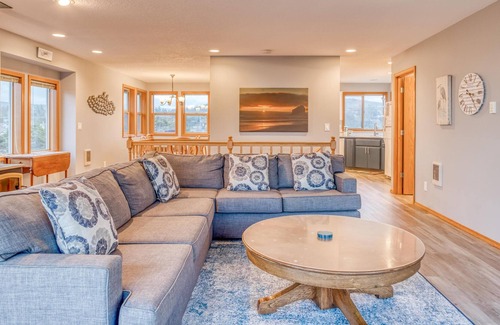Pacific City Casa | Two Views Vacation Home