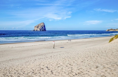 Pacific City Casa | Two Views Vacation Home