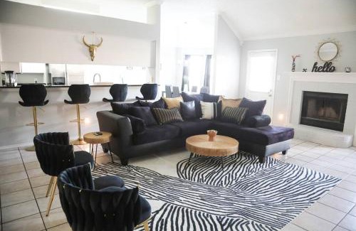 Haltom City Casa | TX Getaway PS5-Xbox, GameRoom, BBQ, Attractions