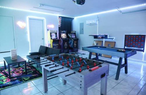 Haltom City Casa | TX Getaway PS5-Xbox, GameRoom, BBQ, Attractions