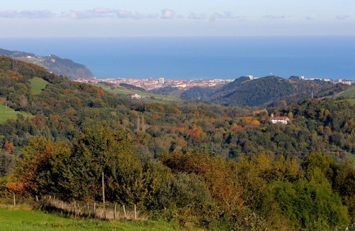 Aia Apartamento | Txangilu Etxea en Aia, junto al mar y la montaña. !! Vívelo¡¡