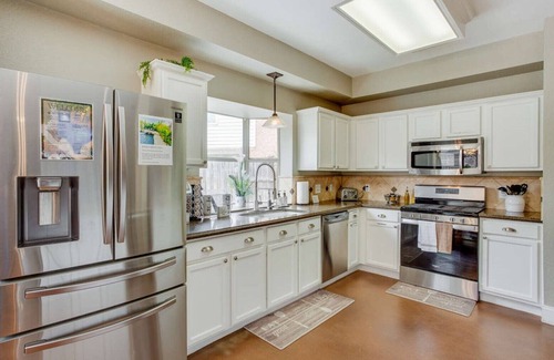 The Colony Casa | TXShapedPrivatePool&Spa.TikiBar.PuttingGreen.Gameroom.Patios.Playground.Firepit
