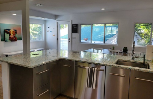 Rio Vista Casa | TXST Hideaway nestled near the San Marcos River
