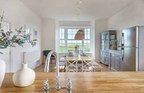 Llanerchymedd Cabaña | Tŷ a Chaban Carmel - Carmel House and Cabin - sleeps 22, stunning views, hot tub & wood burner