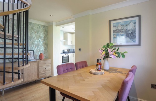 Pen-y-sarn Cabaña | TY BACH TWT, pet friendly, character holiday cottage in Amlwch