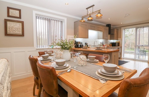 Gallt Y Foel Casa | TY BAINS, family friendly, character holiday cottage in Llanberis