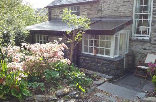 Dolwyddelan Casa | Ty Capel Isa