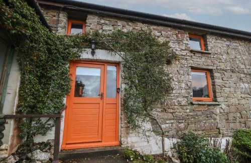 Llanybydder Casa | Ty Ceffylau