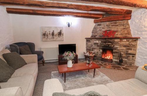 Llanybydder Casa | Ty Ceffylau
