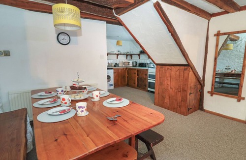 Llanybydder Cabaña | TY CEFFYLAU, pet friendly, character holiday cottage in Llanybydder