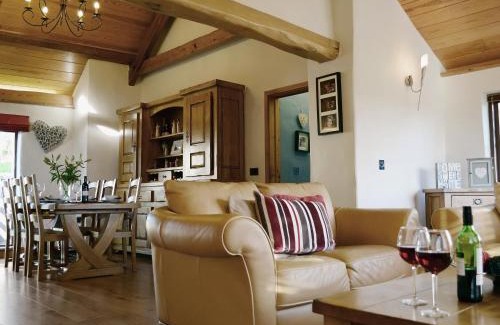 Saint Clears Casa | Ty Cerrig Farmhouse