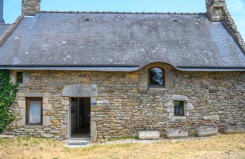 Vannes Casa | Ty Chaumière - Charmante Petite Chaumière en pierre avec jardin