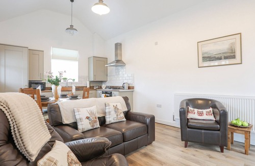 Deiniolen Cabaña | TY DEN, pet friendly, character holiday cottage in Deiniolen