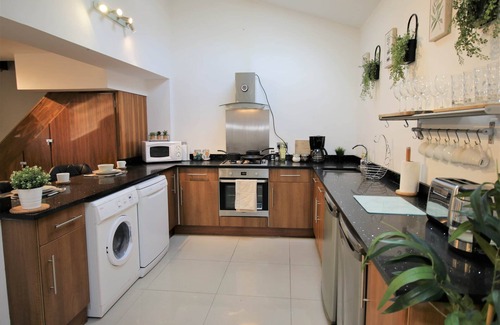 Plasnewydd Casa | Ty Glas Mews (2 beds)