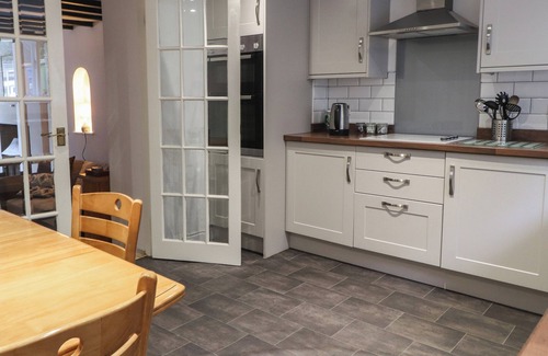 Beddgelert Casa | TY GLYN, pet friendly, character holiday cottage in Beddgelert