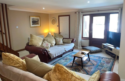 Trearddur Bay Cabaña | TY HAF, pet friendly, country holiday cottage in Trearddur Bay