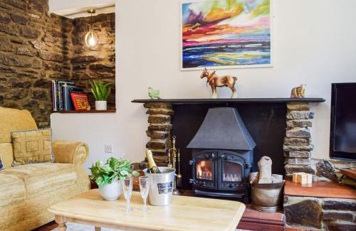 Llanelli Casa | Ty Lewis Cottage