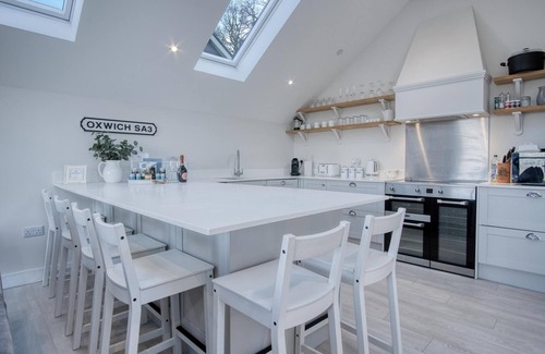 Crynant Cabaña | Ty Megan - 3 Bedroom Cottage - Bayview Oxwich