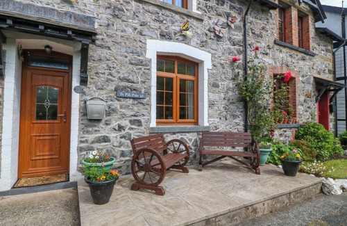 Gwynedd- Snowdonia Casa | TY PILI PALA, family friendly, with a garden in Betws-Y-Coed