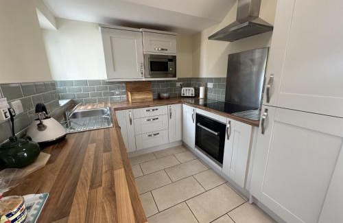 Pendine Casa | Ty'r Ardd - An immaculate 2 bedroom bungalow close to the beach