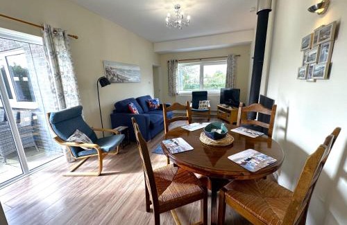 Pendine Casa | Ty'r Ardd - An immaculate 2 bedroom bungalow close to the beach